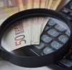 ΑΑΔΕ: Χαμηλά εισοδήματα στη δήλωση, εξαψήφιοι αριθμοί στην τράπεζα