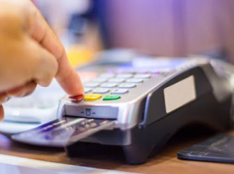 ΑΑΔΕ: Ερωτήσεις – Απαντήσεις για τις πληρωμές με κάρτα πληρωμών (χρήση POS) και υπηρεσίες άμεσης πληρωμής από λογαριασμό σε λογαριασμό (IRIS)