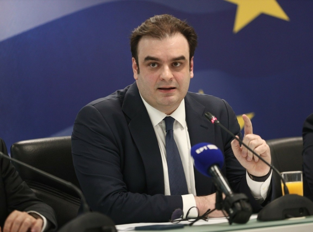 Ο Πιερρακάκης βάζει τέλος στη δικομανία του Δημοσίου