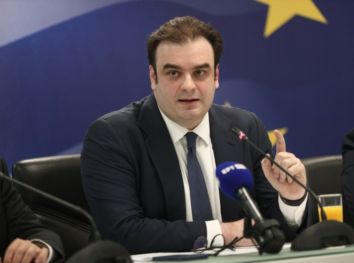 Μισό δισ. από αμυντικές δαπάνες γίνονται «χώρος» για παροχές