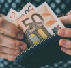 Δεκαπενταύγουστος 2025: Διευκρινίσεις της ΓΣΕΕ για τις αμοιβές των εργαζομένων