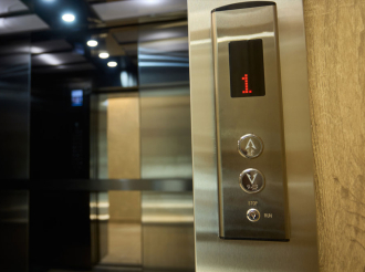 Ασανσέρ πολυκατοικιών: Ποιος θα πληρώσει τον λογαριασμό της απογραφής