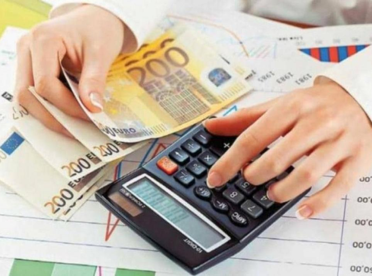Αισθητά αυξημένοι φόροι αντί ελαφρύνσεων για ελεύθερους επαγγελματίες το 2026