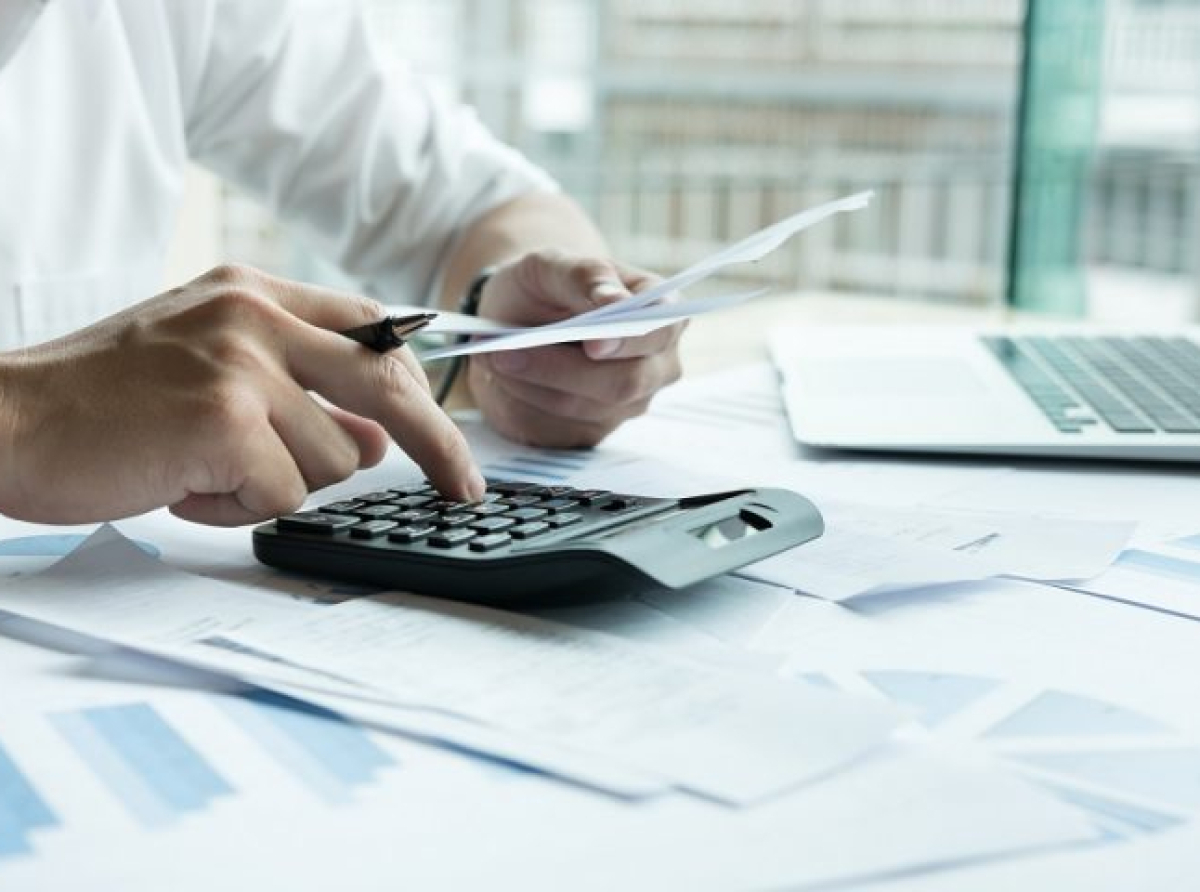 Επιπλέον φορολογική επιβάρυνση 10,7 δισ. έως το 2029 για νοικοκυριά και επιχειρήσεις