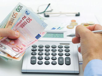 Αυξημένες ασφαλιστικές εισφορές 2026: Πότε θα αναρτηθούν τα νέα ειδοποιητήρια των ελεύθερων επαγγελματιών και τι πρέπει να γνωρίζετε