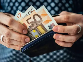 Κατώτατος μισθός: Ποιοι θα λάβουν από 29 έως 54 ευρώ αύξηση – Αναλυτικά παραδείγματα