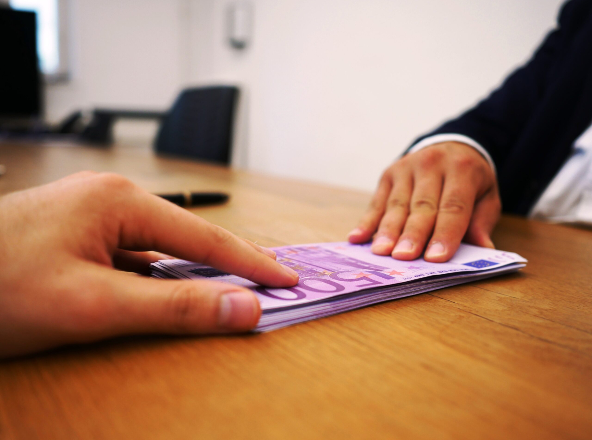 ΑΑΔΕ: 8.000 φορολογικοί έλεγχοι αποκάλυψαν αδήλωτες συναλλαγές ύψους 5,6 εκατ. ευρώ και 50.000 παραβάσεις στο Α΄ τρίμηνο 2026