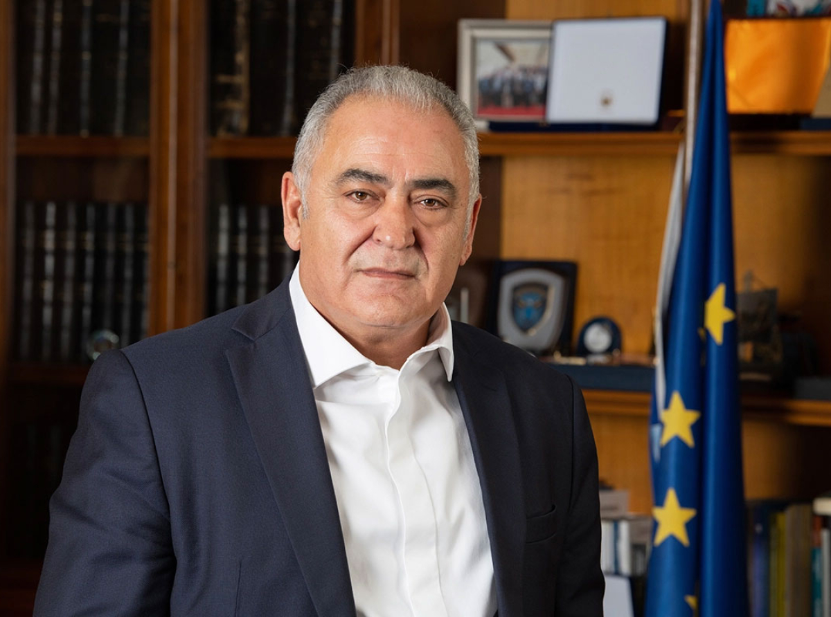 Γ. Χατζηθεοδοσίου στη “Δημοκρατία”: Η ΤτΕ επιβεβαιώνει το Ε.Ε.Α. για τη φτωχοποίηση