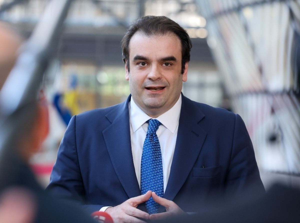 Επιστροφή ενοικίου, ρύθμιση χρεών σε 72 δόσεις και νέα μισθολόγια: Σε διαβούλευση το νομοσχέδιο Πιερρακάκη για τον παράνομο τζόγο