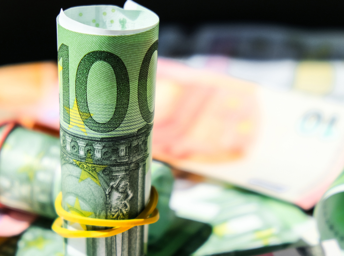 Χρήματα από την κόρη στον πατέρα, φόρος στον… γαμπρό – Η παγίδα που κόστισε 7.800 ευρώ