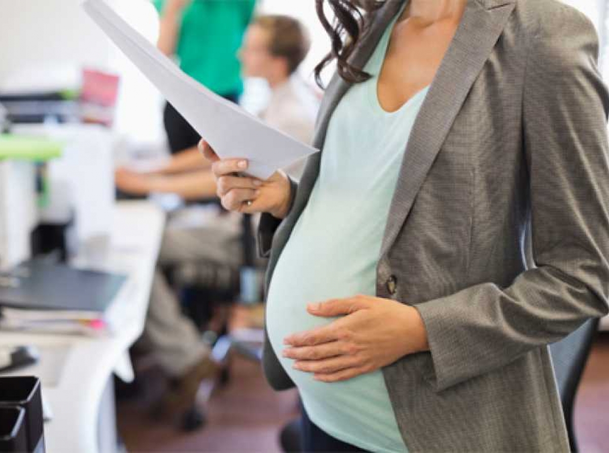 Στη Βουλή η διάταξη για 9 μήνες άδεια μητρότητας—Όλες οι προβλέψεις του μίνι- ασφαλιστικού